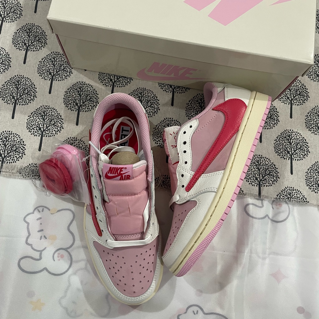 Travis Scott Women’s Low-Top Sneakers Light Pink & Hot Pink & White
